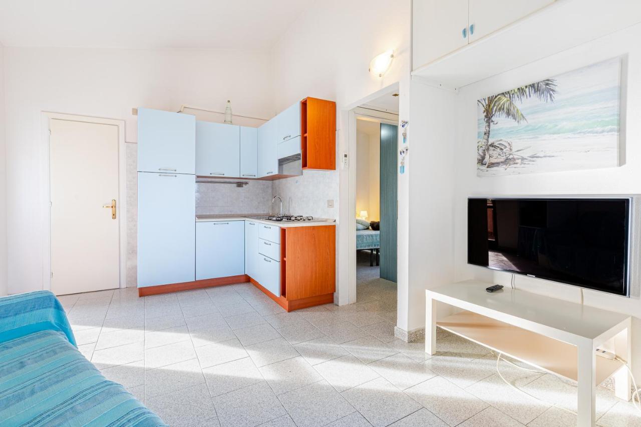 Trilocale A 200 Mt Dal Centro Apartment San Teodoro  Exterior photo